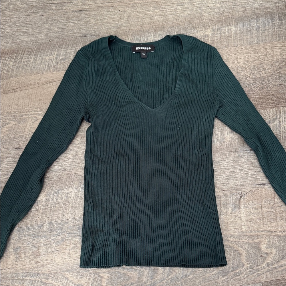Express Deep Green V-Neck Ribbed Top